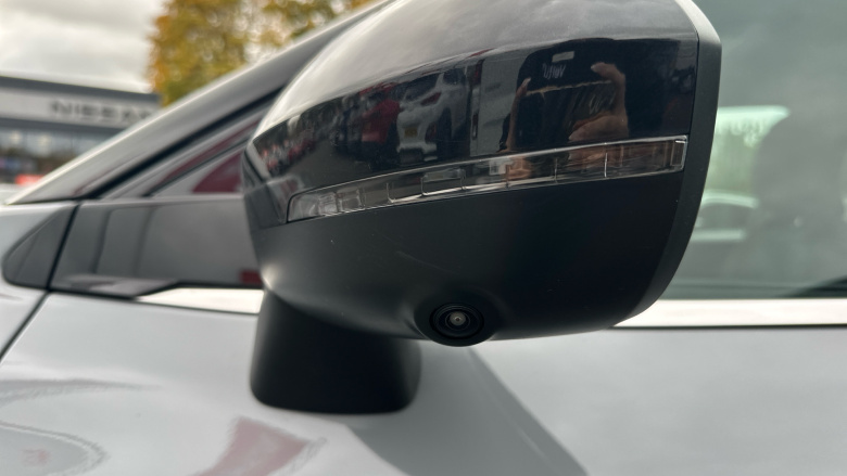 Nissan Qashqai 1.3 DiG-T MH N-Connecta 5dr Petrol Hatchback